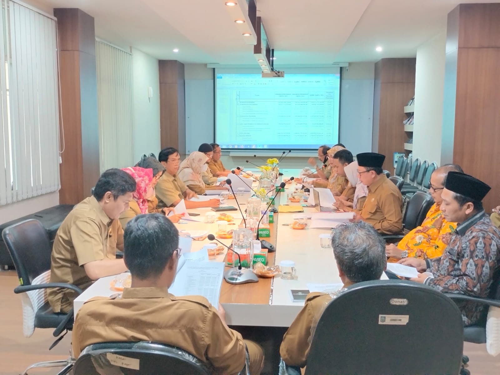 Rapat Evaluasi dan Klarifikasi Rancangan APBD TA 2023 di Ruang Rapat BPKAD Provinsi NTB. (12-12-2022)